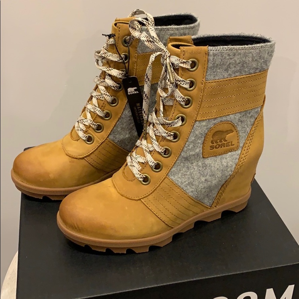 Sorel Lexie Wedge boot in Camel